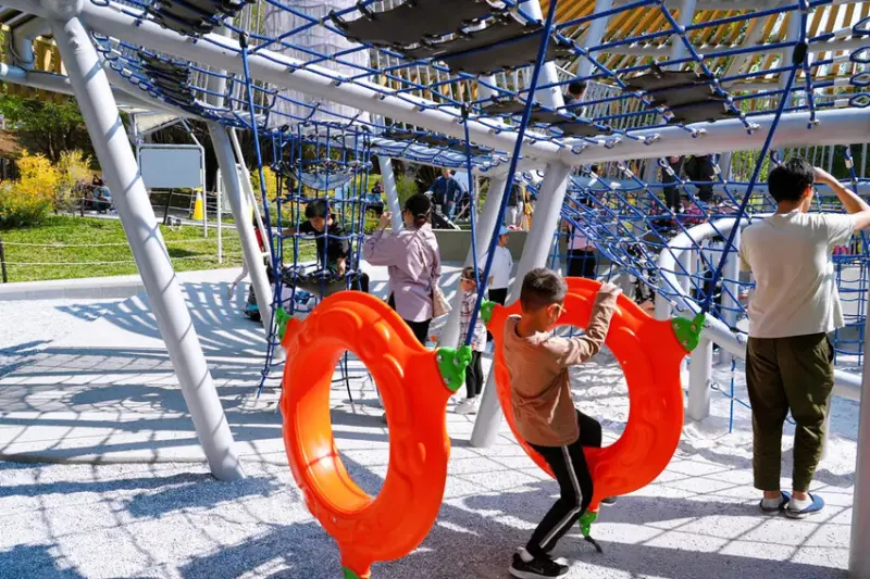 全台最長32M雙軌滑索「台中中央公園飛行美樂地」，主題式飛行