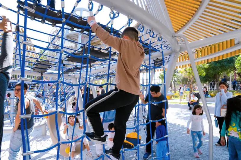 全台最長32M雙軌滑索「台中中央公園飛行美樂地」，主題式飛行