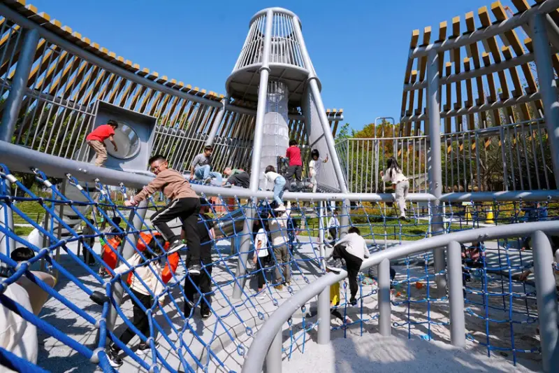 全台最長32M雙軌滑索「台中中央公園飛行美樂地」，主題式飛行