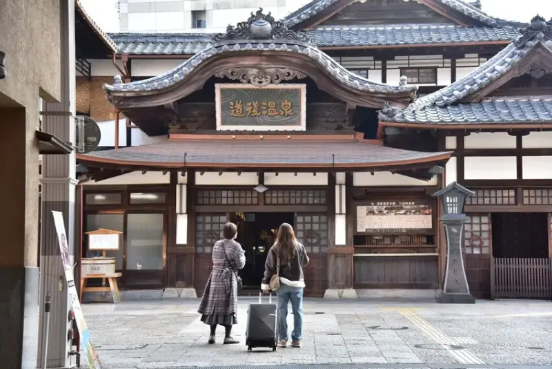 雄獅旅遊｜日本四國雙鐵道六天五夜行程推薦 伊予灘夕陽列車&千