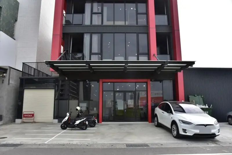 億家具批發倉庫 台南店｜30年老字號MIT家具工廠直營 價格