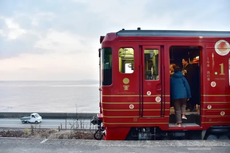 雄獅旅遊｜日本四國雙鐵道六天五夜行程推薦 伊予灘夕陽列車&千