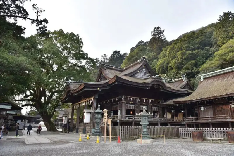 雄獅旅遊｜日本四國雙鐵道六天五夜行程推薦 伊予灘夕陽列車&千