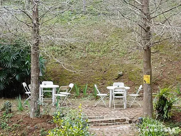 森林區座位-悠然秘境小屋 (1).jpg