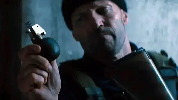 【電影首映會】霸氣工頭暴力制裁黑幫犯罪組織，傑森史塔森最強救