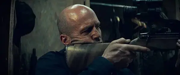 8-重裝制裁_劇照07_傑森史塔森