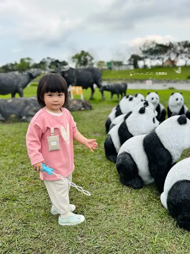 【安農溪驛站】超萌貓熊藝術裝置現身安農溪畔，快來拍照打卡遛小