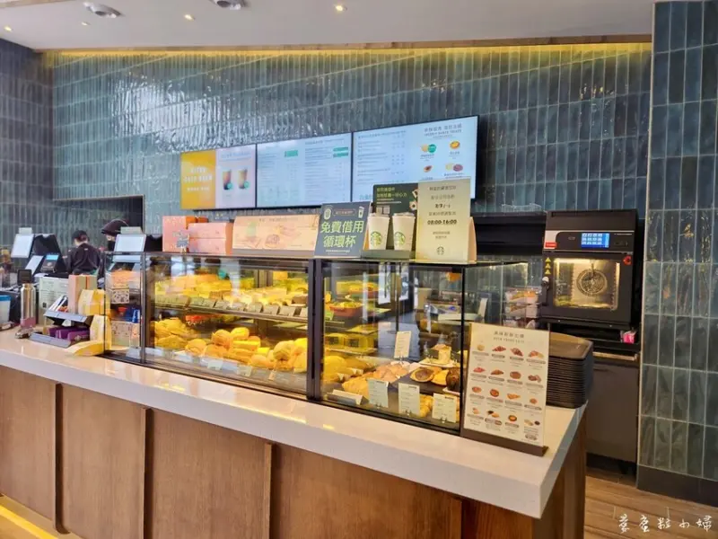 萬里星巴克翡翠灣，車道得來速