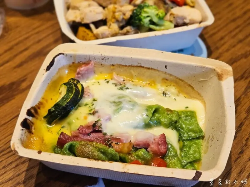 萬里星巴克翡翠灣，車道得來速