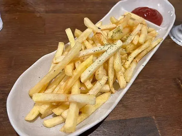 【日本沖繩美食、山羊肉推薦】やぎとそば 太陽｜石川交流道、海