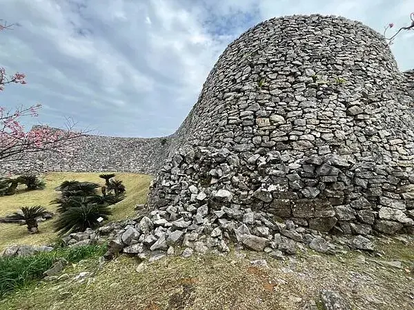 【日本沖繩親子景點推薦】今歸仁城跡怎麼玩？交通、歷史、景點攻