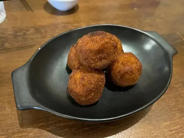 【日本沖繩美食、山羊肉推薦】やぎとそば 太陽｜石川交流道、海