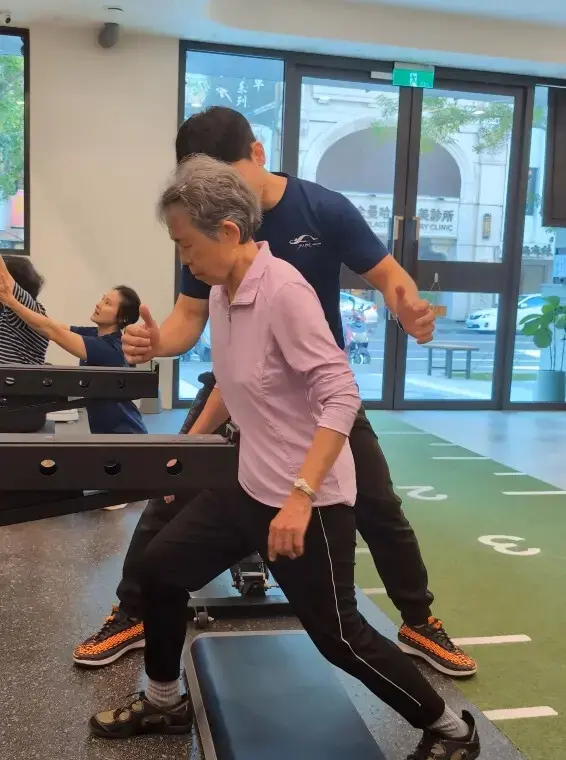 台南健身房推薦｜光之所在健身工作室｜銀髮運動課程：83歲奶奶