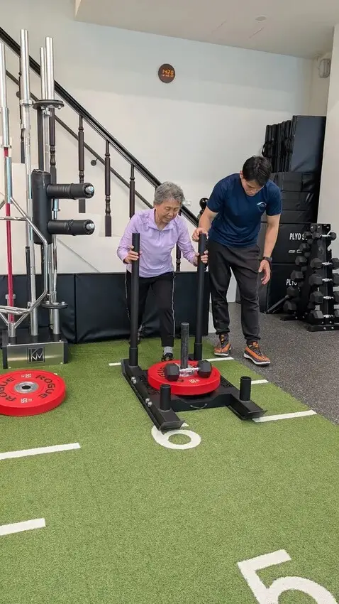 台南健身房推薦｜光之所在健身工作室｜銀髮運動課程：83歲奶奶