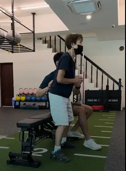 台南健身房推薦｜光之所在健身工作室｜銀髮運動課程：83歲奶奶