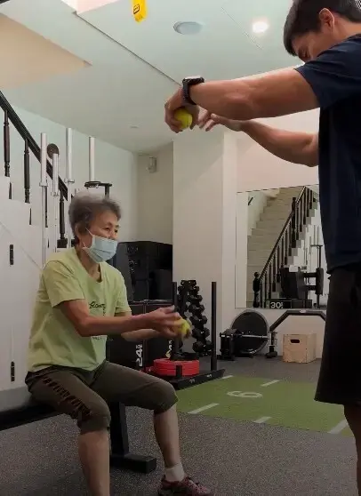 台南健身房推薦｜光之所在健身工作室｜銀髮運動課程：83歲奶奶