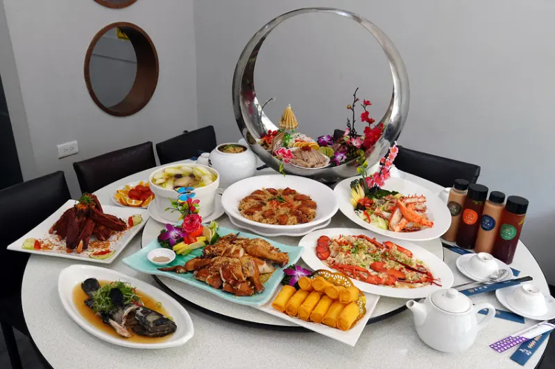 新北市新店區 母親節聚餐推薦-宸軒園宴席桌菜，佛跳牆、龍蝦、炸子雞澎湃上桌，內用外帶皆可，提早預訂享優惠