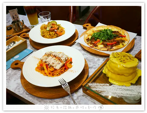 [高雄食記] 成真咖啡．高雄義享天地店~鼓山區美食推薦！義大利麵、創意薄餅、舒芙蕾！新品上市！