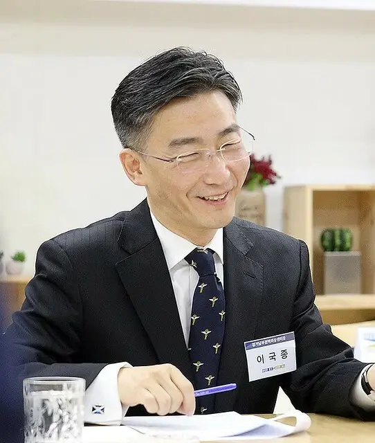 The TV drama posters and stills of  Netflix 平台播出的原創韓劇《外傷重症中心》(중증외상센터/Severe Trauma Center) was launching from Jan 24, 2025 at Netflix.