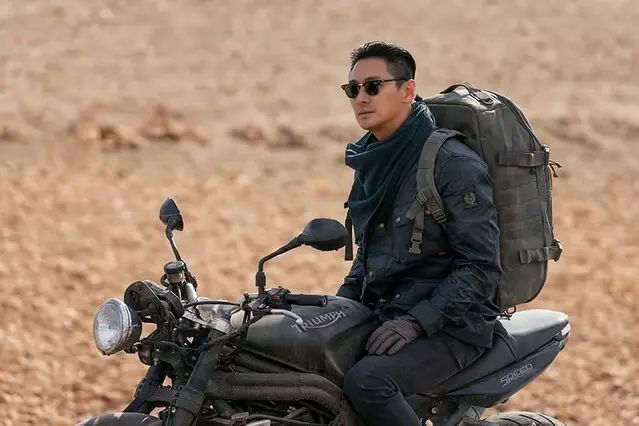 The TV drama posters and stills of  Netflix 平台播出的原創韓劇《外傷重症中心》(중증외상센터/Severe Trauma Center) was launching from Jan 24, 2025 at Netflix.