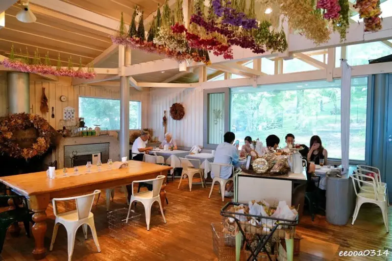 山中湖甜點咖啡廳「Paper Moon」，山梨縣鄉村風玻璃屋