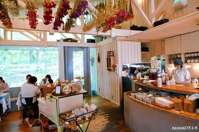 山中湖甜點咖啡廳「Paper Moon」，山梨縣鄉村風玻璃屋