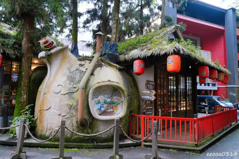 南投鹿谷「溪頭妖怪村」，咬人貓麵包、松林町日式特色商店街!