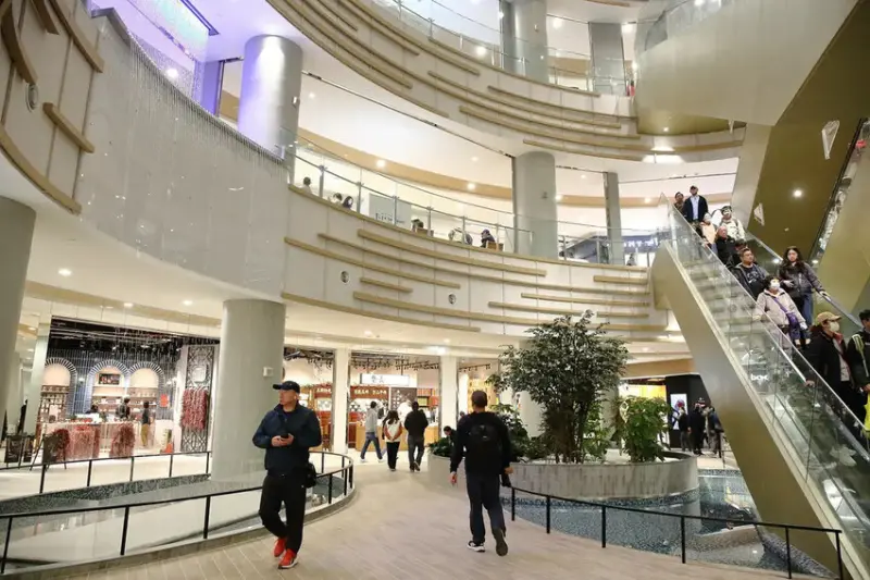 南港 LaLaport，3月20日正式盛大開幕！台北最新購物