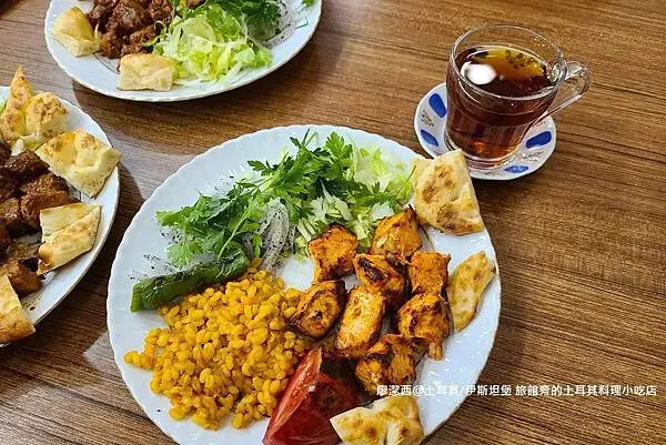 土耳其/伊斯坦堡 NU HOTEL旁的土耳其料理小吃店