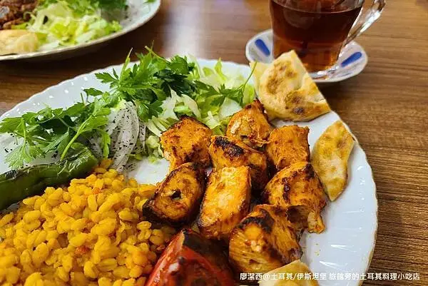 土耳其/伊斯坦堡 NU HOTEL旁的土耳其料理小吃店