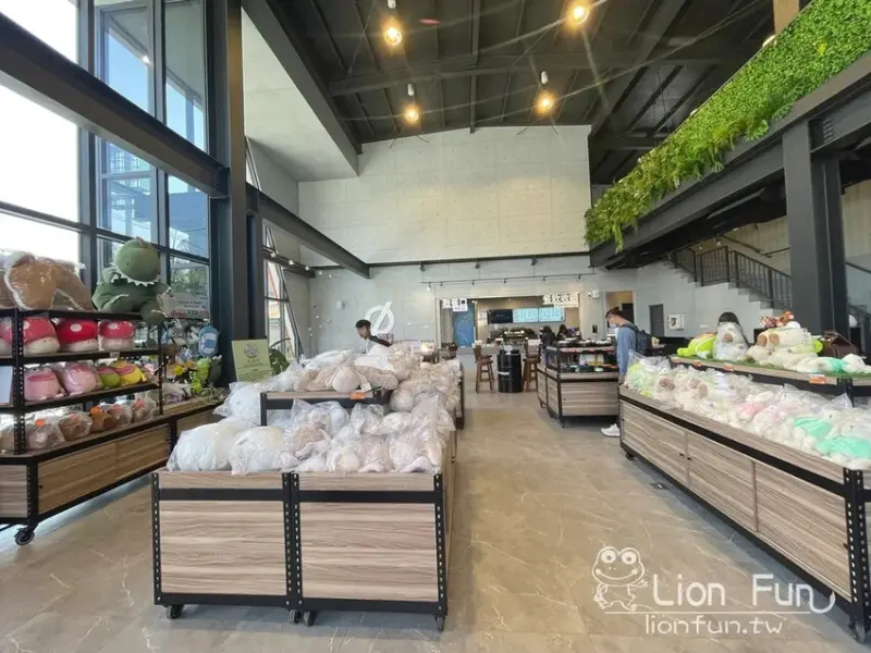 鹿谷親子景點推薦｜鹿芝谷生態景觀園區。瓦來黑鼻羊｜水豚君｜親