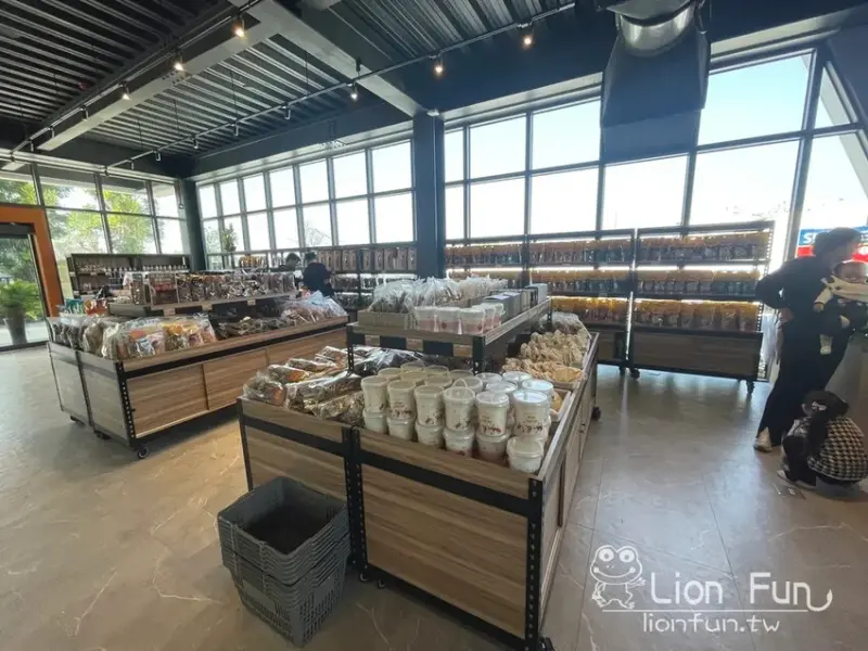 鹿谷親子景點推薦｜鹿芝谷生態景觀園區。瓦來黑鼻羊｜水豚君｜親