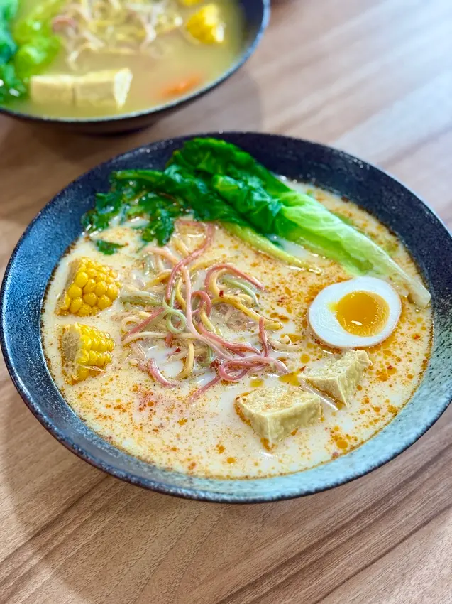 嘉義市西區誰說想要吃得健康，就要清淡無味？咖樂彩虹麵滿足我這重口味！