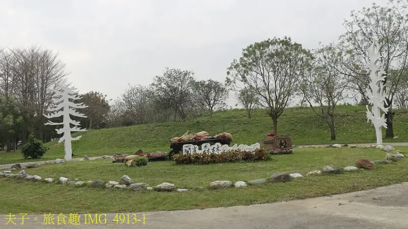 2025臺灣國際蘭展 鏡像世界 在七彩繽紛的色彩反射中 看見