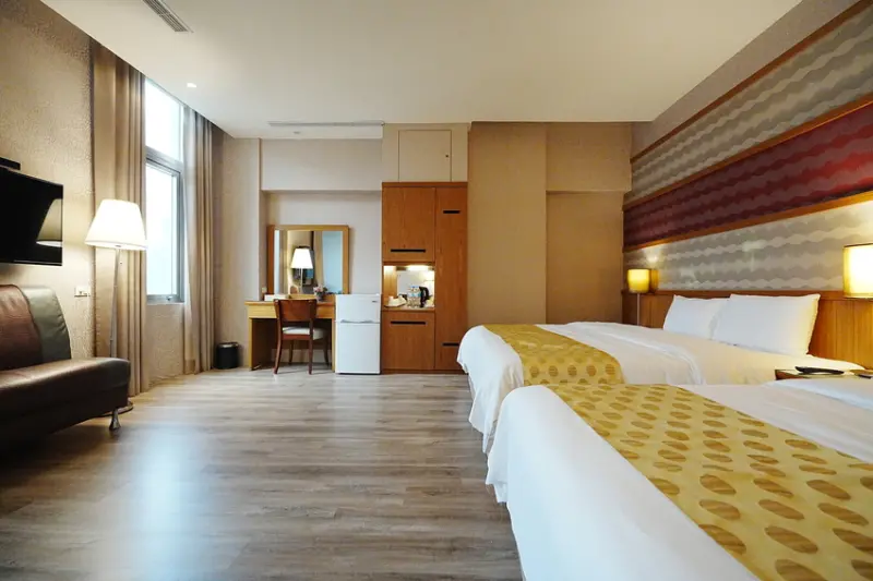 新北市板橋區【悅客商務飯店】新北 板橋 高CP值住宿 停車方便 2000元有找 公務出差 商務旅行 自由行 背包客住宿