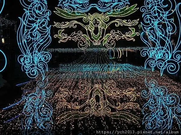 2025新莊中港大排光雕展，光影中港神幻祕境，絢麗燈展讓人目