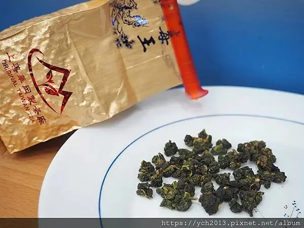 華岡製茶廠評價／高山烏龍茶葉、台灣高山好茶開箱推薦，清香潤喉