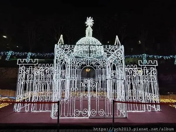 2025新莊中港大排光雕展，光影中港神幻祕境，絢麗燈展讓人目