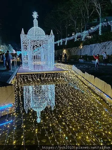 2025新莊中港大排光雕展，光影中港神幻祕境，絢麗燈展讓人目