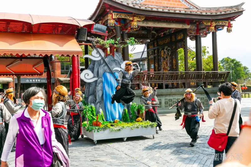 台灣好行499超值一日遊！來搭乘綠21宜蘭冬山河線暢遊羅東跟宜蘭傳統藝術中心吧～超划算套票持續熱賣中喔喔喔 @圍事小哥的幸福相框