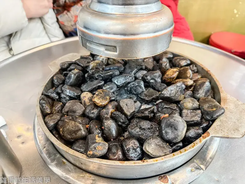 【韓國食記】小豬存錢桶石頭烤肉 - 位在弘大商圈內的平價烤肉