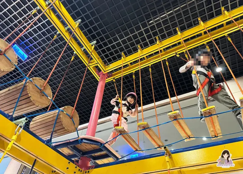 【台中親子館】台中麗寶Fun樂星球-占地超大，超高溜滑梯衝進