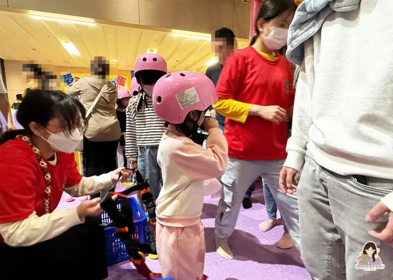 【台中親子館】台中麗寶Fun樂星球-占地超大，超高溜滑梯衝進