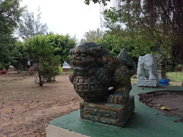 秋茂園 - 石獅子