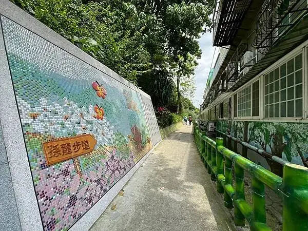 LINE_ALBUM_鶯歌_250423_371