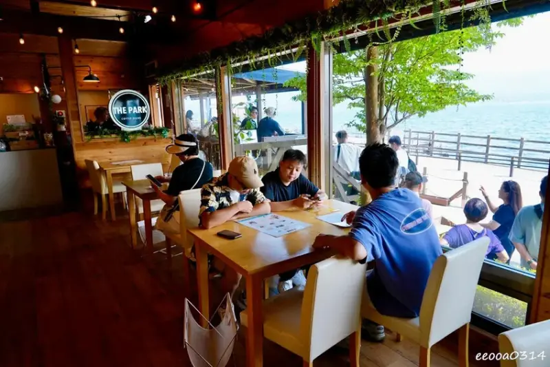 山中湖超人氣鬆餅「The Park」，絕佳湖景視野咖啡廳，河