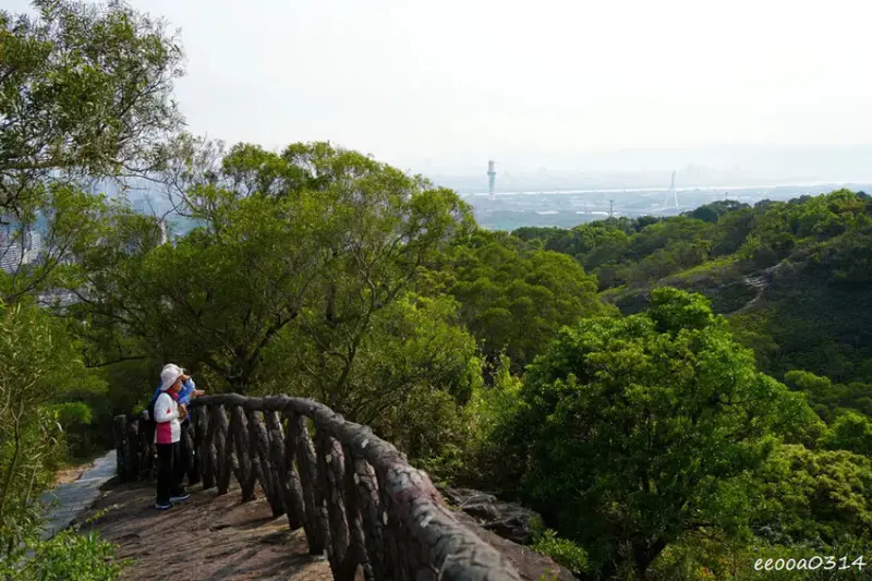 20分鐘輕鬆攻頂，「軍艦岩親山步道」好走嗎? 登山口在哪? 