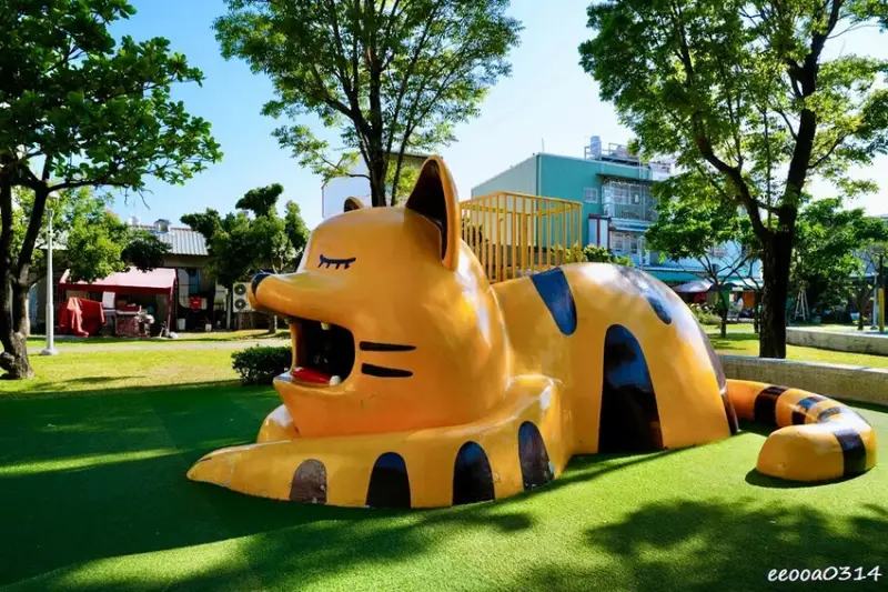 屏東遛小孩好去處「勝利動物溜滑梯公園」，8座超萌動物溜滑梯免