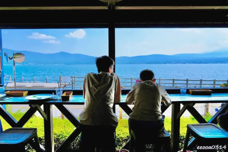山中湖超人氣鬆餅「The Park」，絕佳湖景視野咖啡廳，河