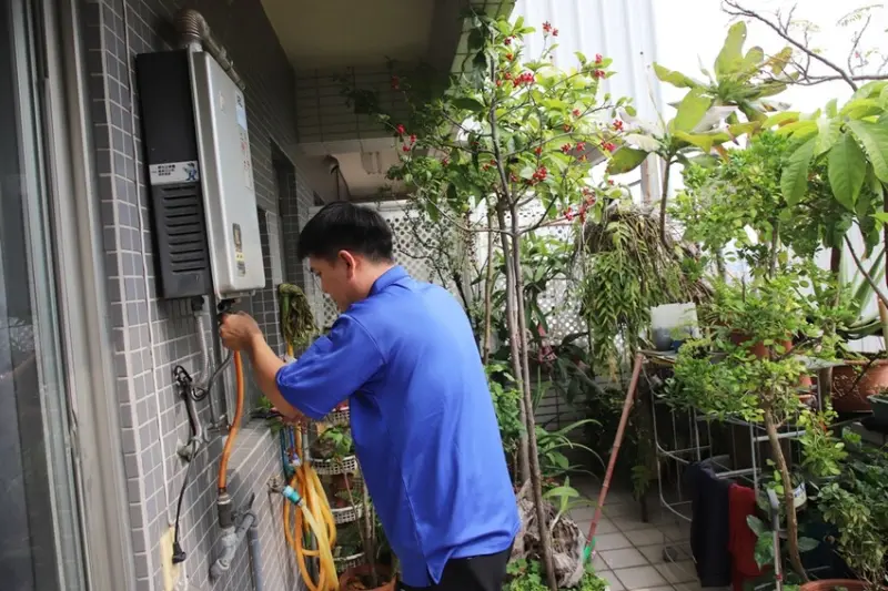 開箱。Haier 海爾 一級能效 冷凝式節能燃氣熱水器 16L 精準控溫 不再忽冷忽熱、全機保固三年！